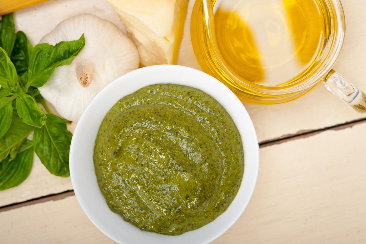 Receita de Molho Pesto Caseiro Fácil e Rápido