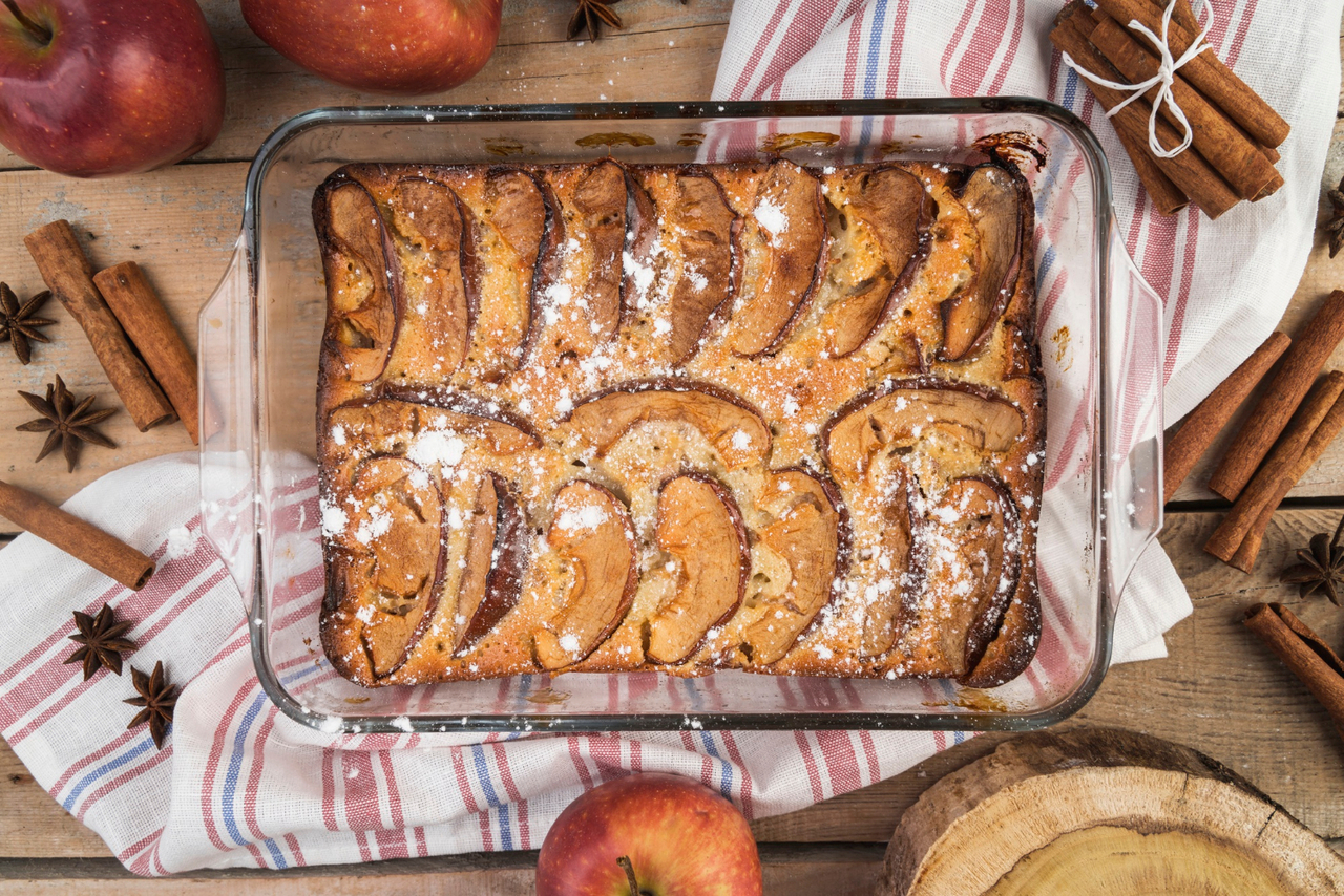Receita de Bolo de Maçã com Canela que Perfuma a Casa