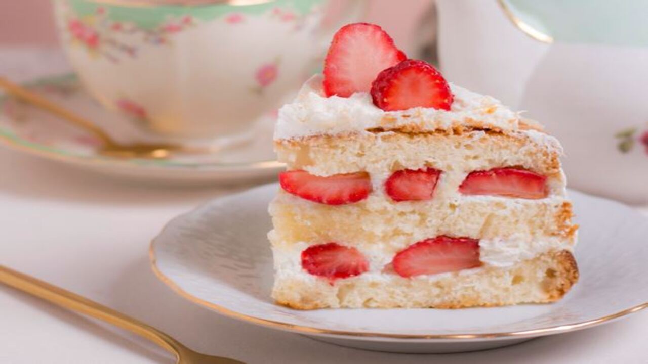Bolo de Morango - freepik