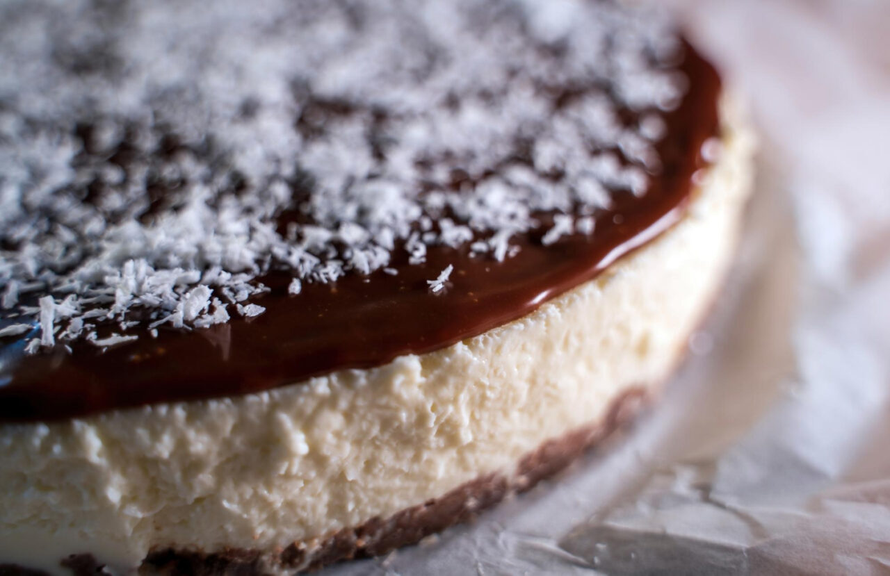 Receita de Bolo de Prestígio Molhadinho com Recheio de Coco!