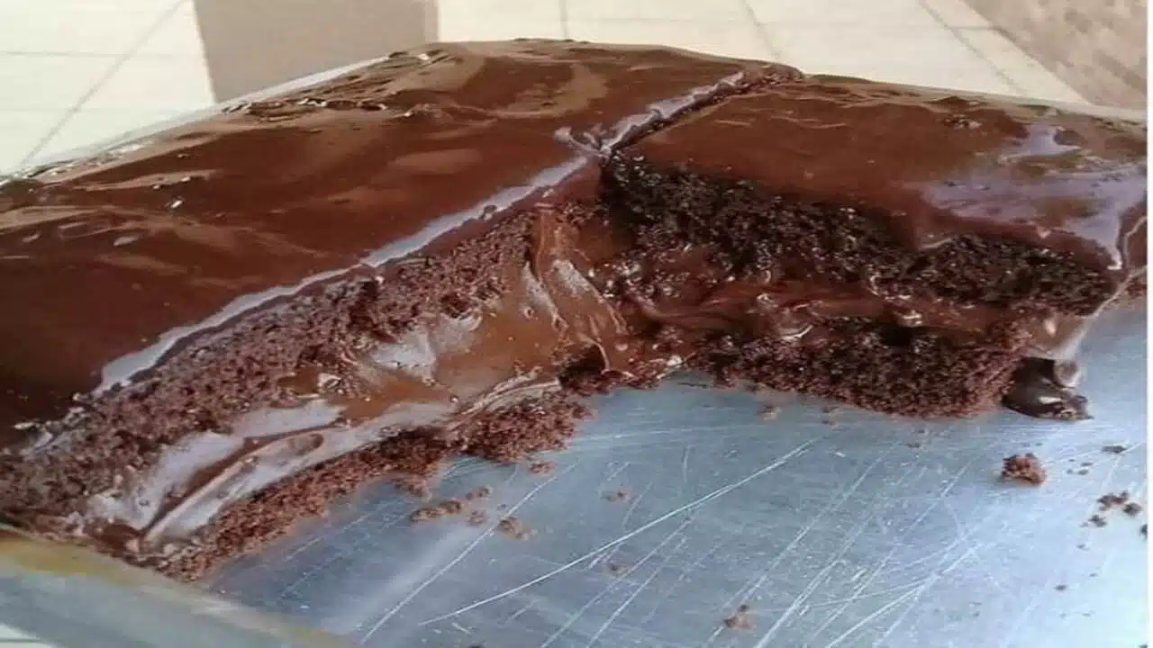 Bolo de Chocolate feito no Liquidificador Especial Demais
