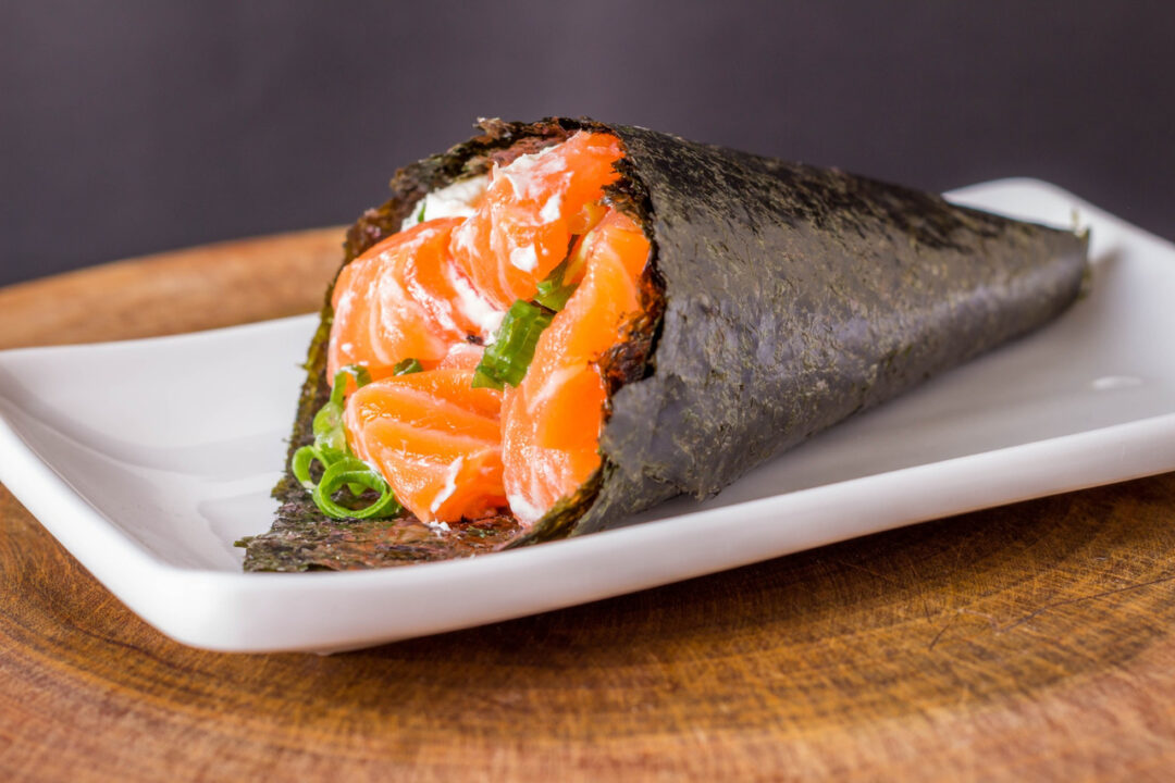 Como Fazer Temaki de Salmão com Cream Cheese Perfeito