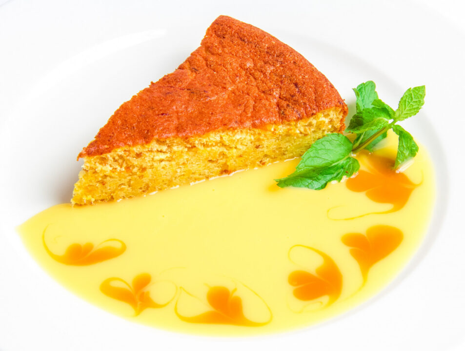Receita de Bolo de Milho de Lata Cremoso e Molhadinho!