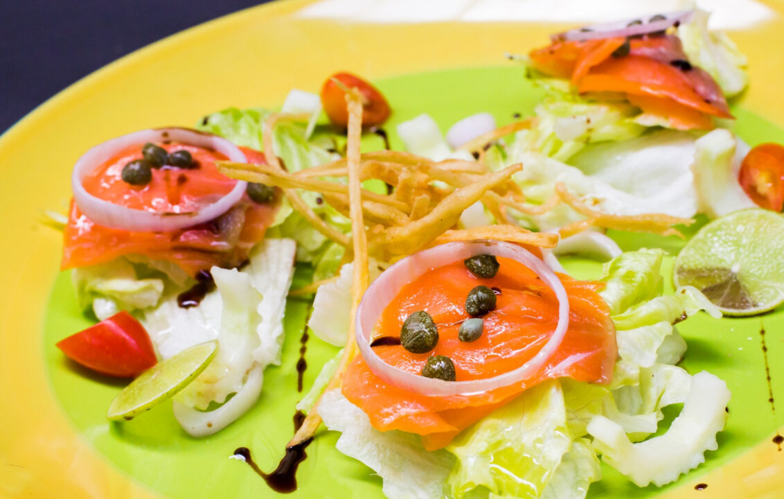 Receita de Salada Tropical Refrescante para o Verão