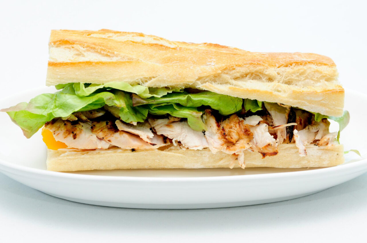 Sanduíche Natural de Frango uma Receita Leve Saudável e Perfeita para Lanches Rápidos ou Marmitas Refrescantes