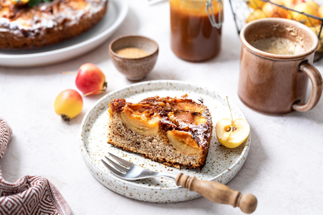 Bolo de Maçã Fit saudável fofinho e perfeito para o café da manhã