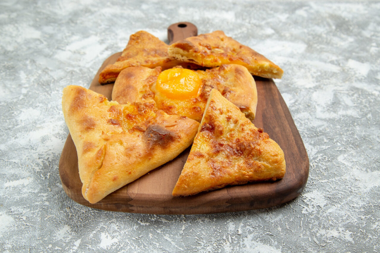Esfirras caseiras fofinhas recheadas e perfeitas para lanches ou vendas