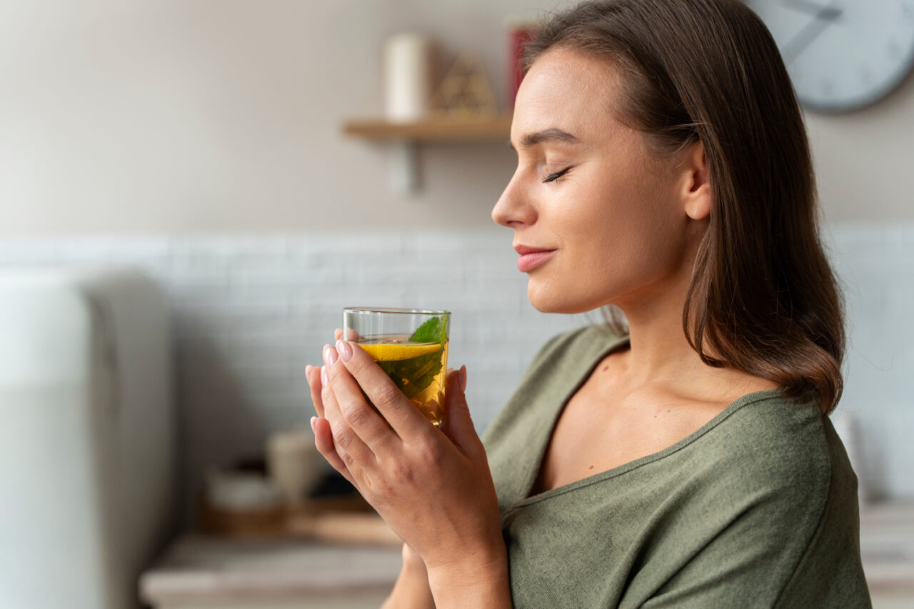 Chá para tosse seca calmante, natural e com ingredientes simples
