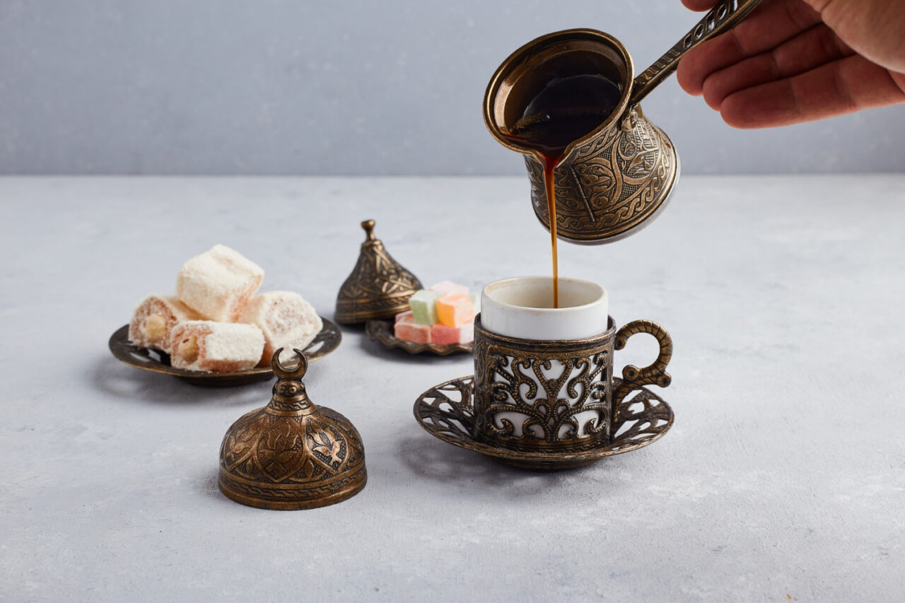 Café marroquino que aquece a alma e perfuma a manhã