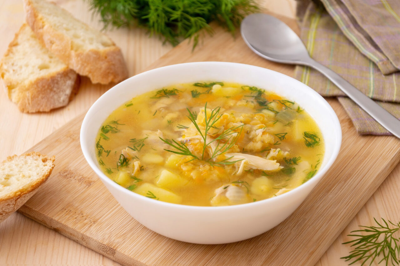 Caldo de ovo com sabor de cuidado e aconchego