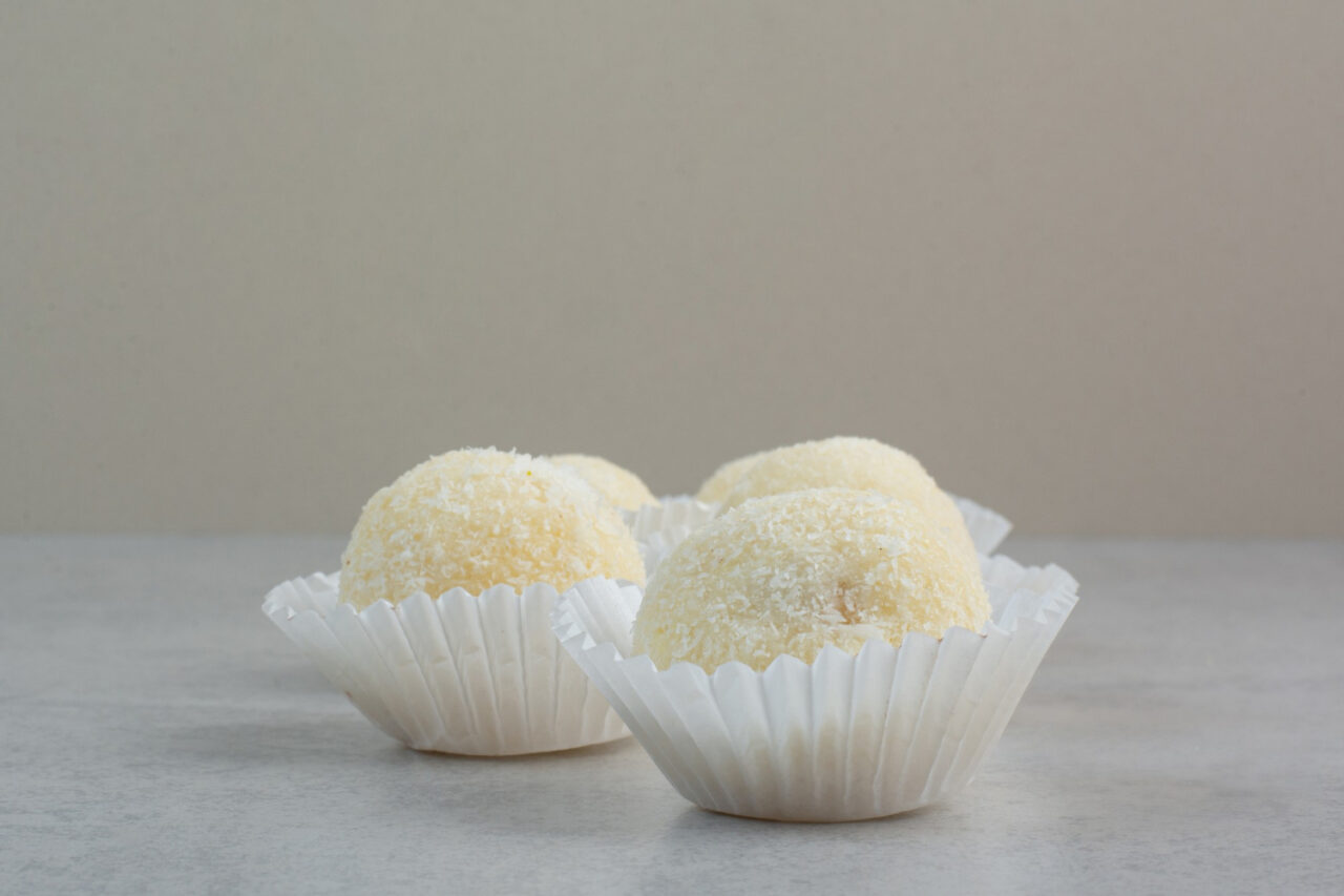 Brigadeirão branco cremoso, brilhante e irresistível para encantar quem ama doces