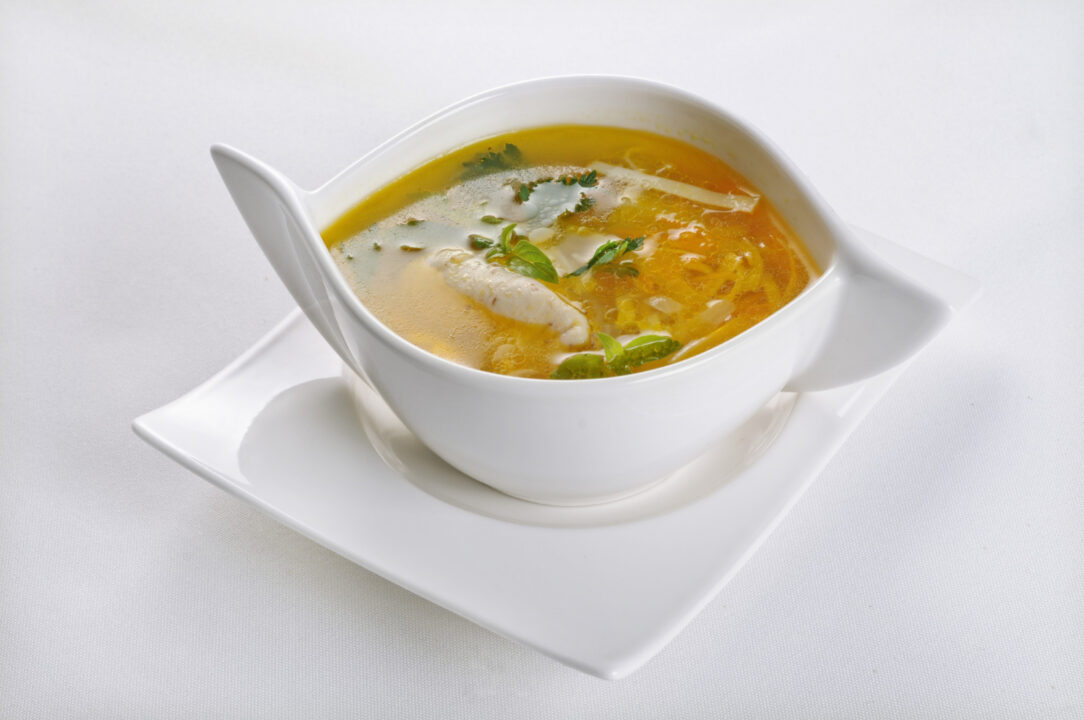 Caldo de ovo com sabor de cuidado e aconchego