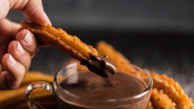 Como Fazer Um Fondue de Chocolate Cremoso Fácil e Muito Saboroso