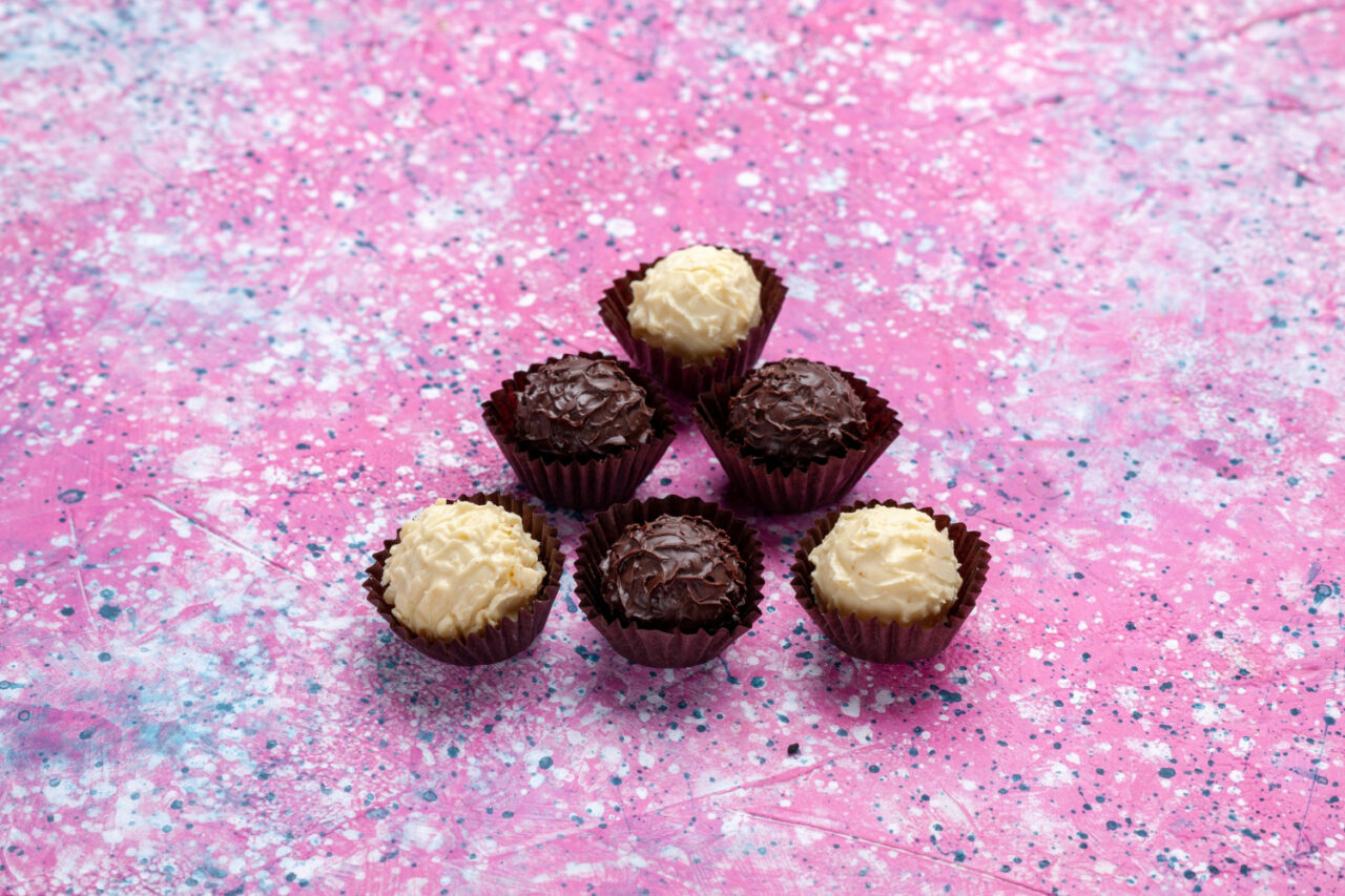 Beijinho e brigadeiro que marcam a infância e adoçam qualquer ocasião