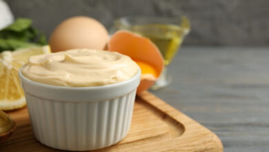 Maionese com Ovo Cozido Cremosa e Refrescante Para Acompanhar Seu Almoço