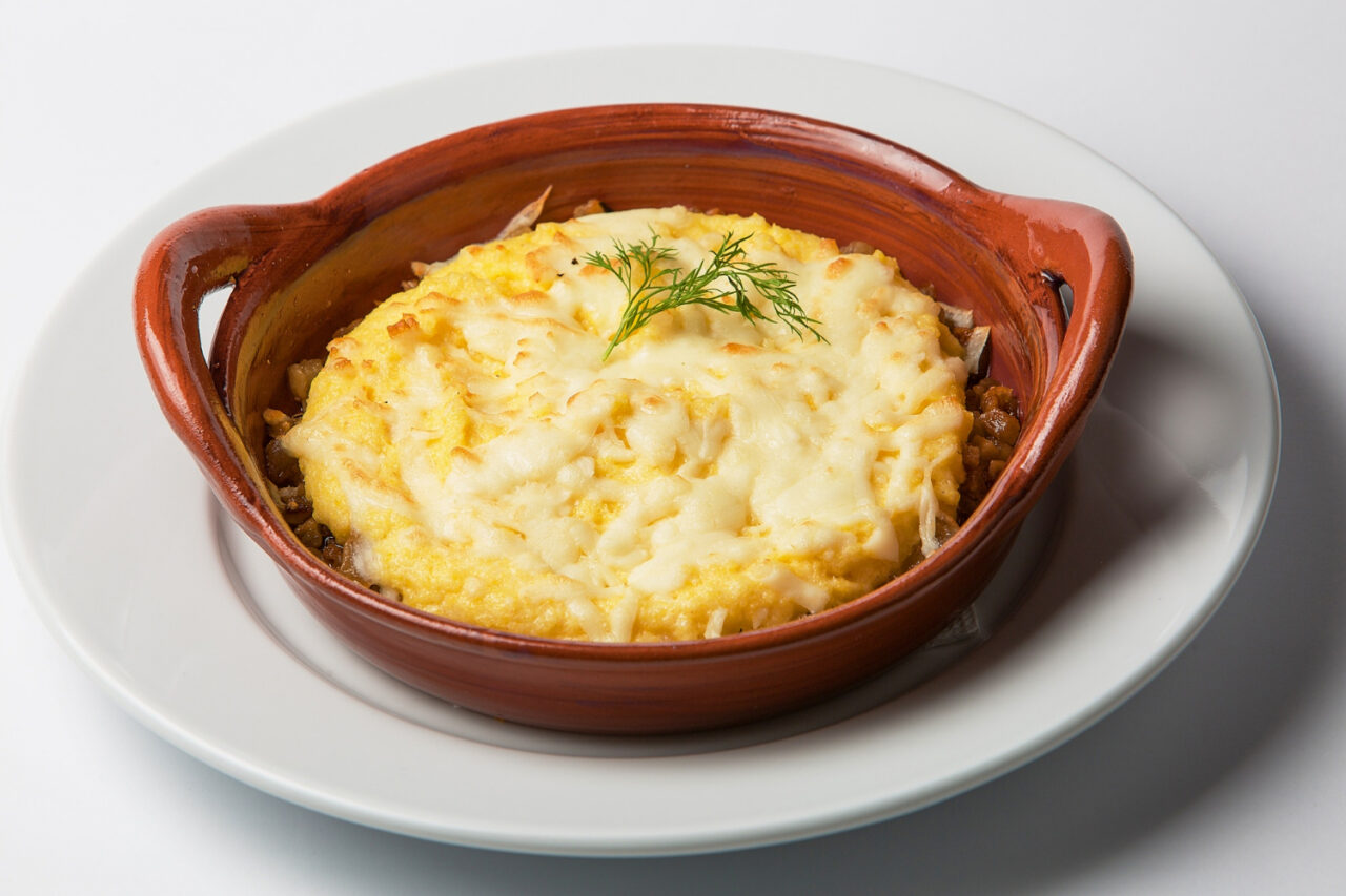 Escondidinho de frango com mandioca com sabor de comida feita com amor