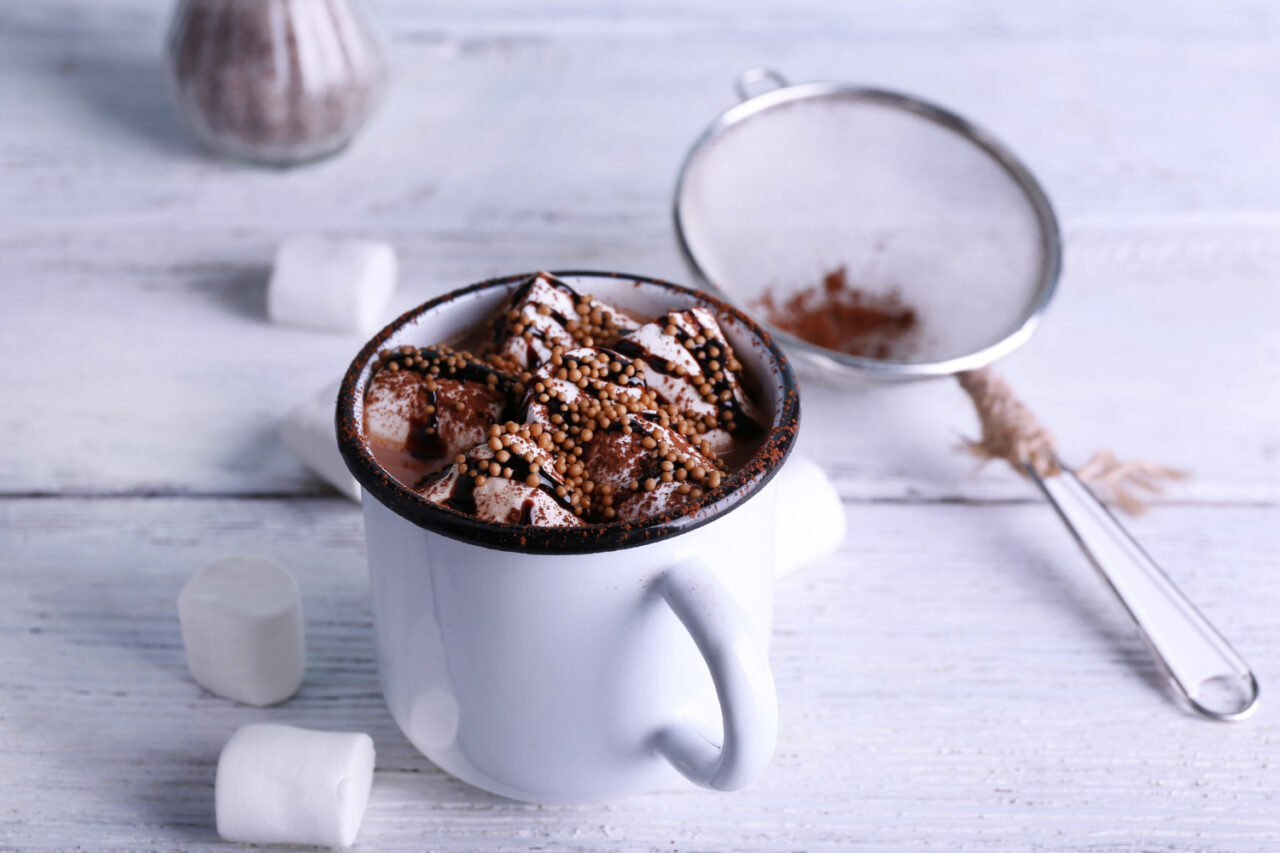 Brownie de caneca fácil, rápido e chocolatudo pronto em 2 minutos