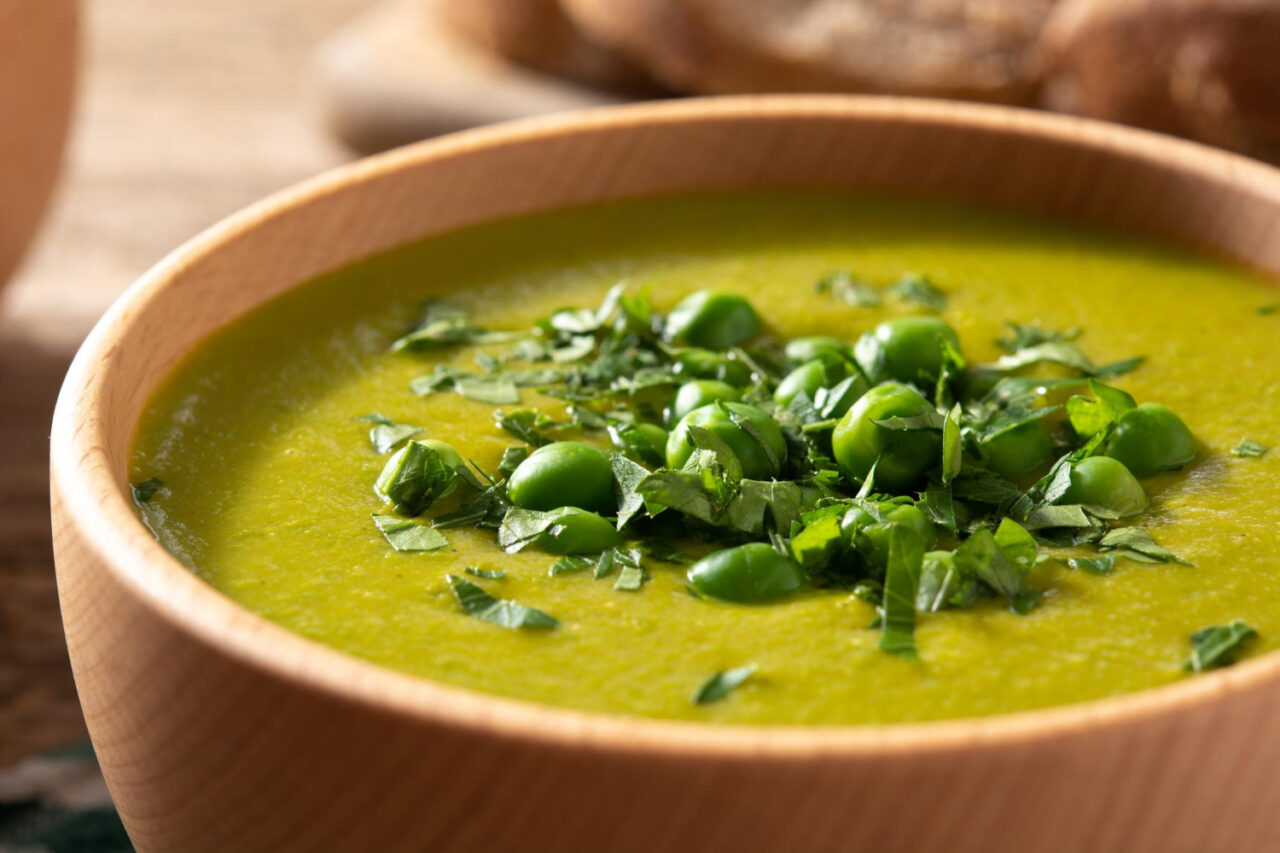 Caldo Verde Com Batata Cremoso Quentinho e Muito Saboroso Perfeito Para Dias Frios