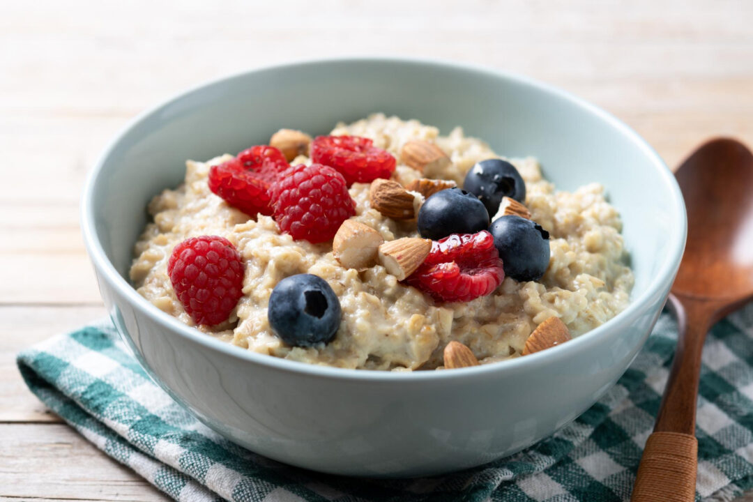Mingau de Aveia Cremoso e Perfeito para Começar Bem o Dia