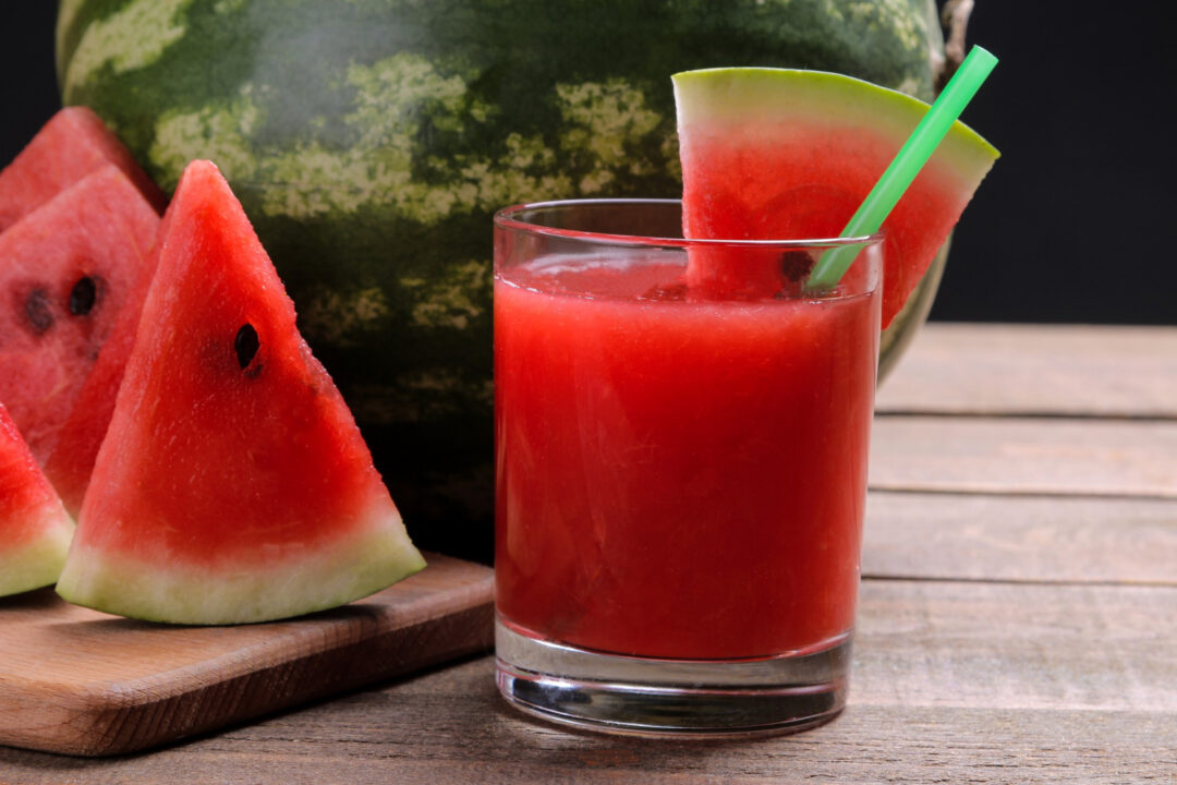 Suco de melancia natural refrescante, docinho e perfeito para qualquer momento do dia