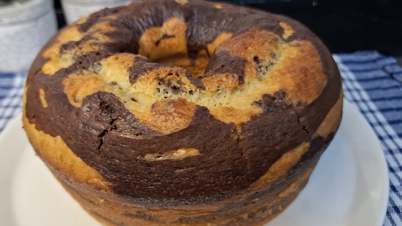 Bolo Mesclado Sabor de Infância, Diversão e Carinho em Cada Fatia