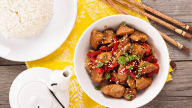Frango Xadrez Oriental com Legumes Crocantes e Molho Agridoce