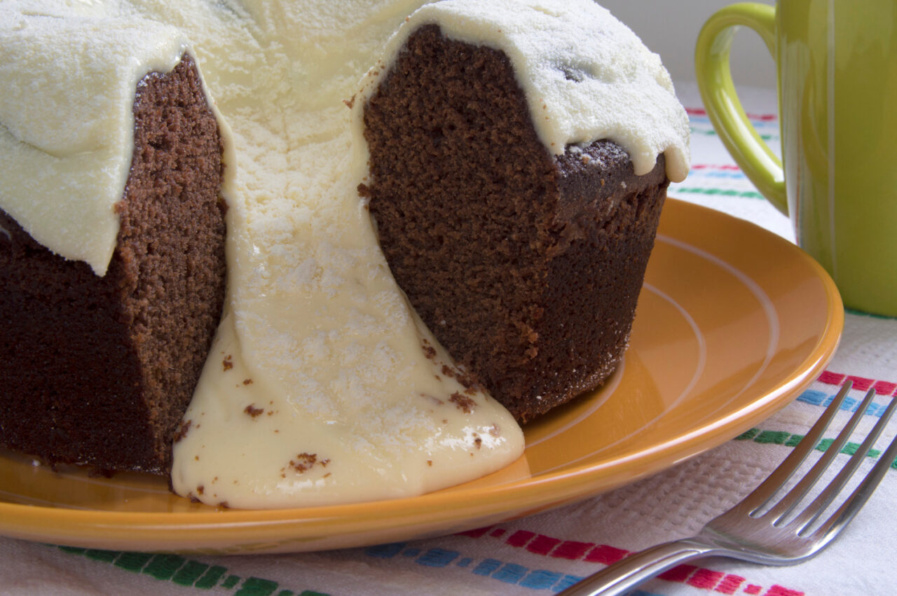 Bolo Vulcão Receita Fácil com Recheio Cremoso para Surpreender
