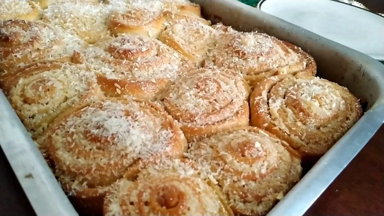 Fatia Húngara Fofinha e Cremosa com Recheio de Coco Para o Café da Tarde