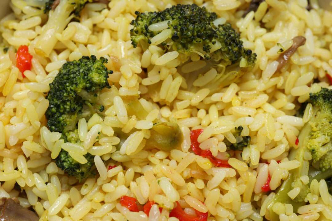 Arroz com Brócolis Verde, Soltinho e Saboroso Igual ao Acompanhamento das Melhores Churrascarias