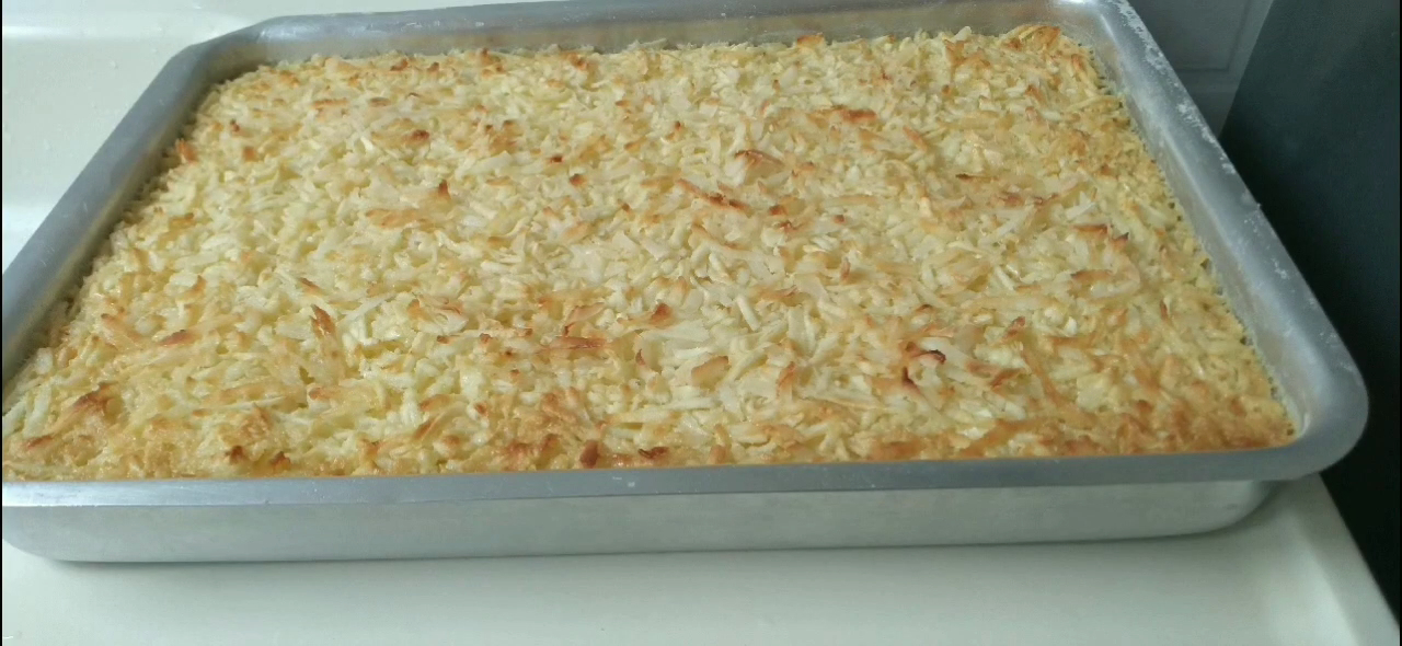 Bolo de Aipim Cremoso com Coco Para Relembrar o Sabor da Roça