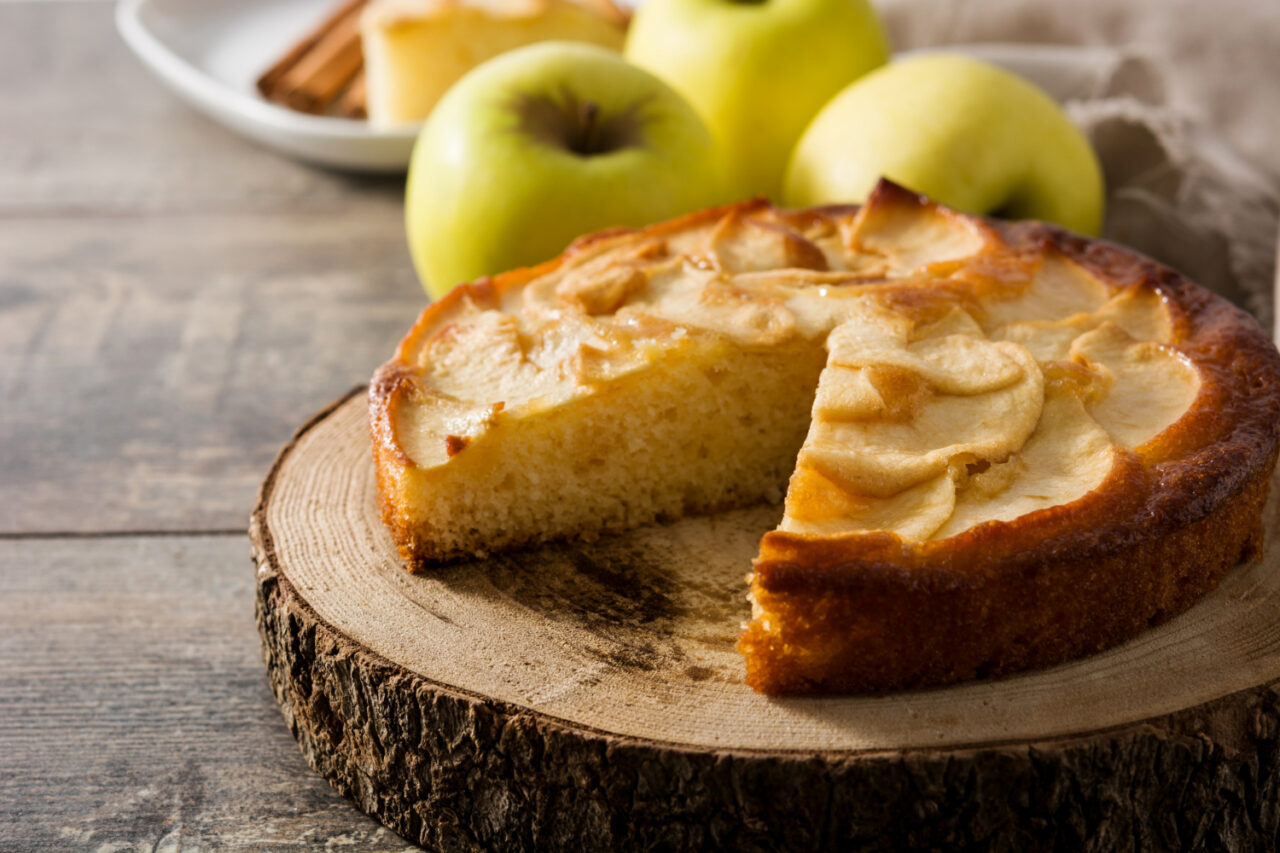 Bolo de Maçã Receita Fofinha e Aromática Para Relembrar Tardes em Família