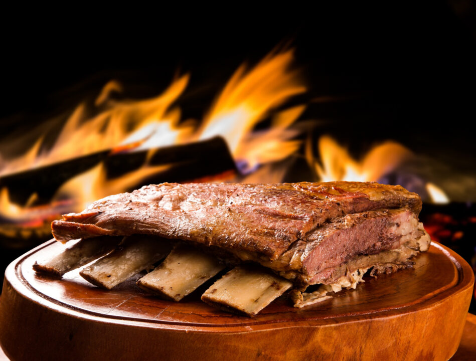 Costela Assada com Sabor de Churrasco em Casa e Almoço de Domingo com a Família