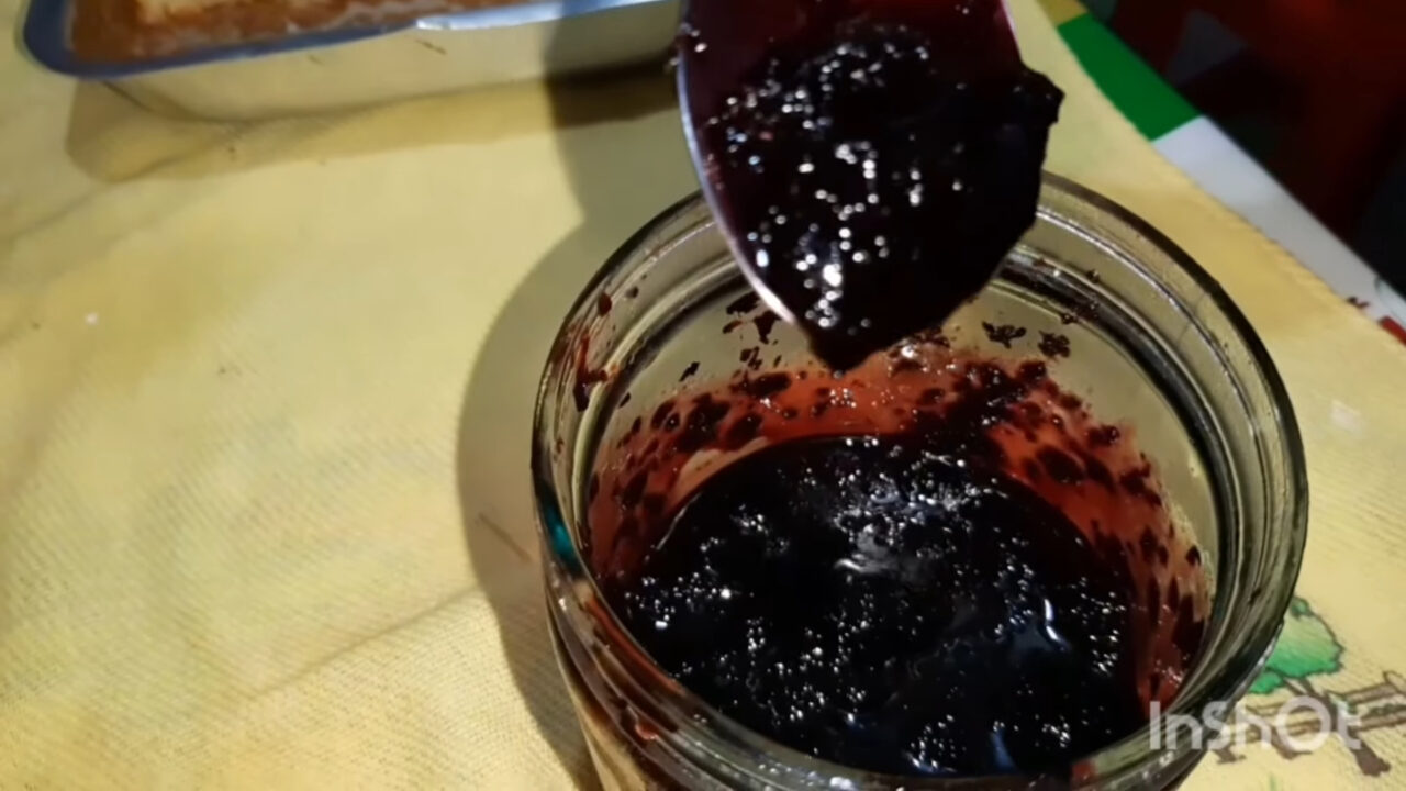 Geleia de Amora Caseira com Sabor Intenso e Textura Perfeita Igual àquela do Café da Roça