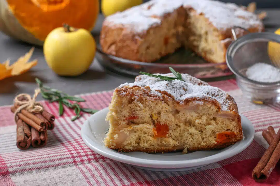 Bolo de Maçã com Banana e Aveia