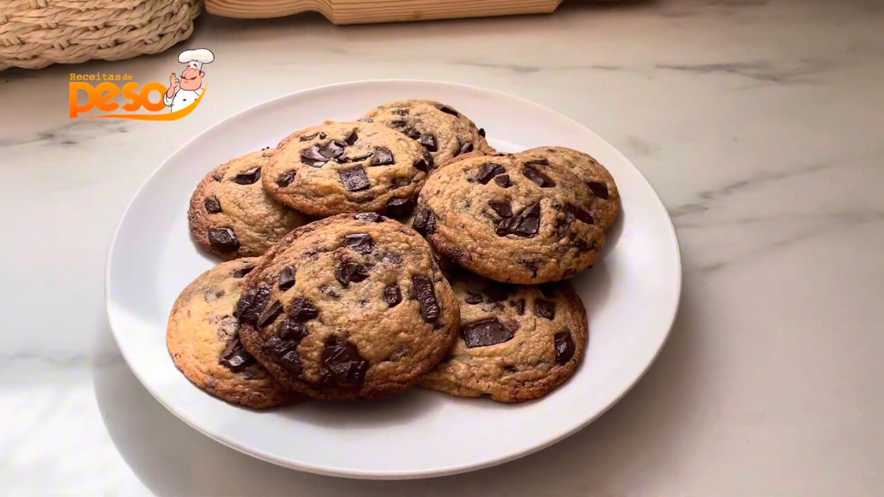Cookies Americanos com Chocolate Receita Crocante e Macia Igual de Padaria