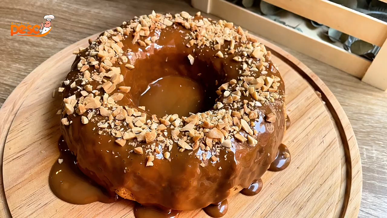 Bolo de Amendoim com Doce de Leite sem farinha fácil, úmido e irresistível para qualquer ocasião