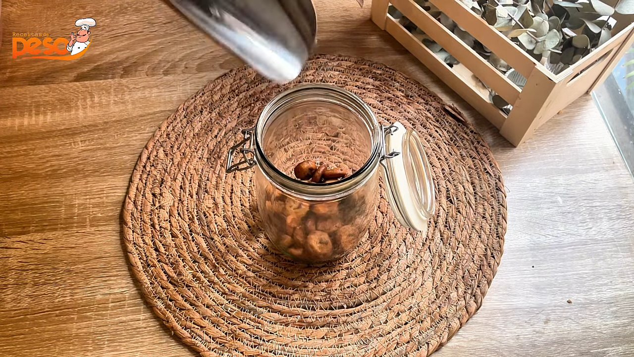 Cookies Clássicos com Gotas de Chocolate crocantes por fora, macios por dentro e puro sabor de aconchego