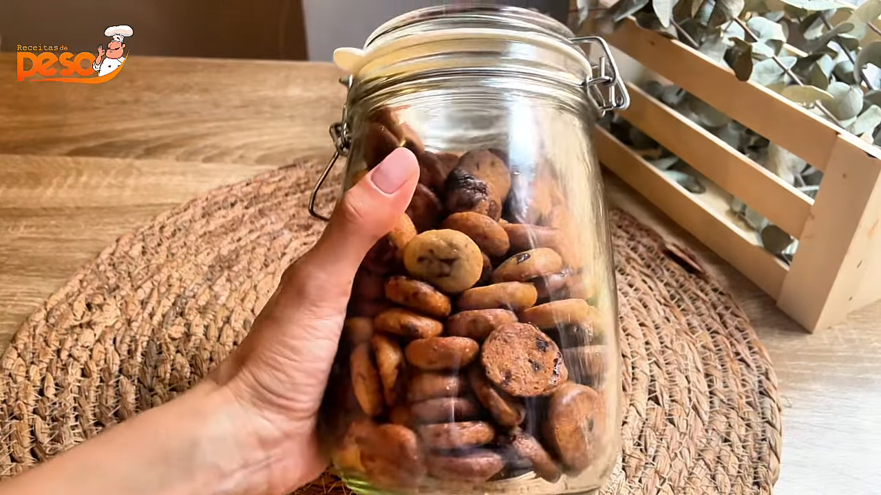 Cookies Clássicos com Gotas de Chocolate crocantes por fora, macios por dentro e puro sabor de aconchego