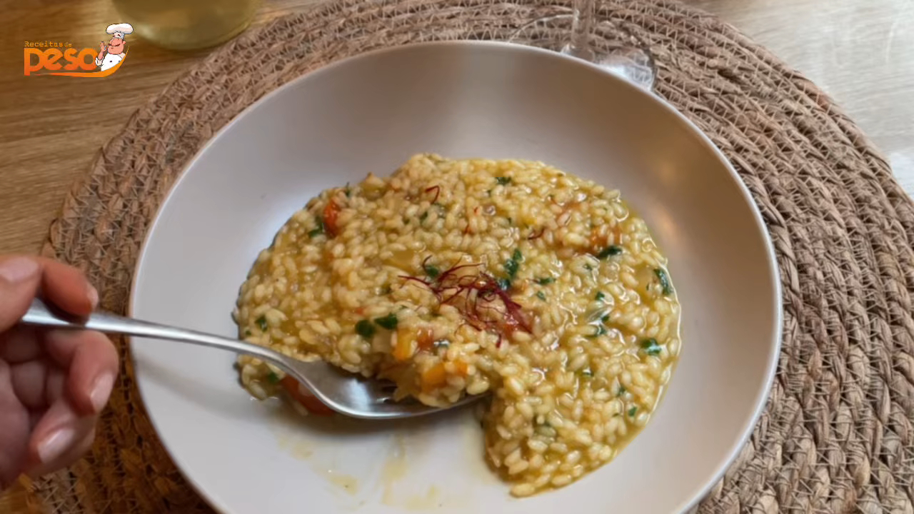 Risoto de Tomate com Açafrão Receita Cremosa com Aroma e Cor das Memórias de Casa