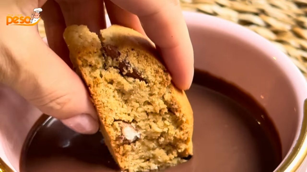 Cantucci Biscoito Italiano Clássico com Amêndoas Receita Crocante e Aromática