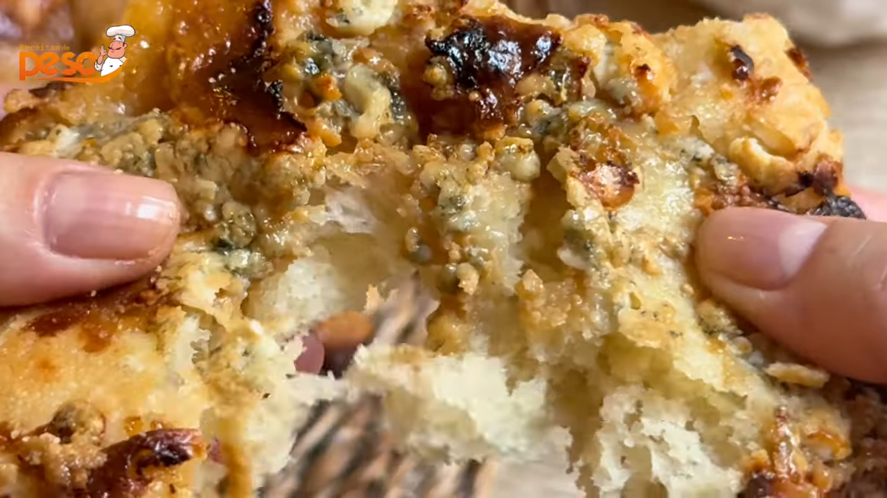 Focaccia Rápida com Gorgonzola e Doce de Leite Receita Criativa para Lanche ou Entrada