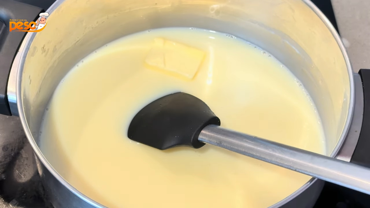 Bombom de Morango com Brigadeiro Receita Clássica e Afetiva para Encantar em Qualquer Ocasião