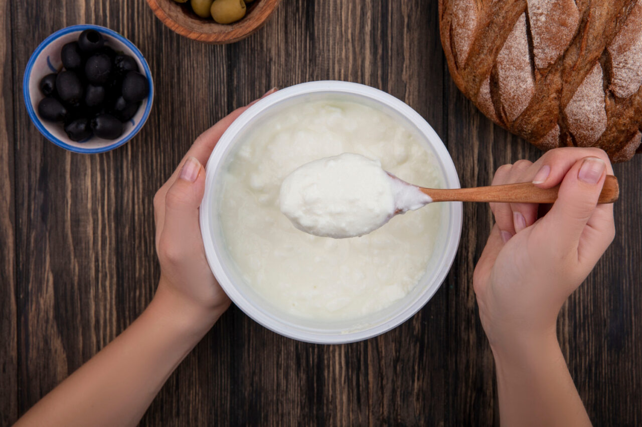 Iogurte Caseiro Natural Cremoso e Saudável Para Incluir na Sua Rotina