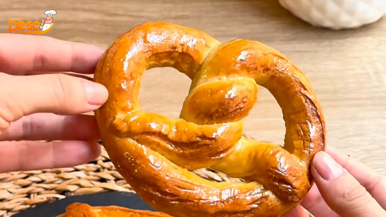Pretzel Perfeito com Crosta Dourada Receita Tradicional Alemã que Vai Despertar Memórias de Infância