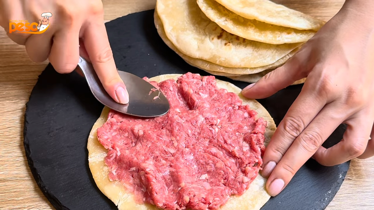 Taco de Hambúrguer com Tortilha Caseira Receita que Une Conforto, Praticidade e Muito Sabor