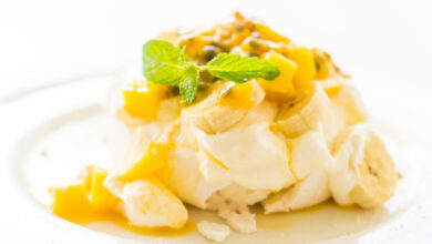 Pavê de pêssego gelado, cremoso e perfeito para adoçar a memória da família