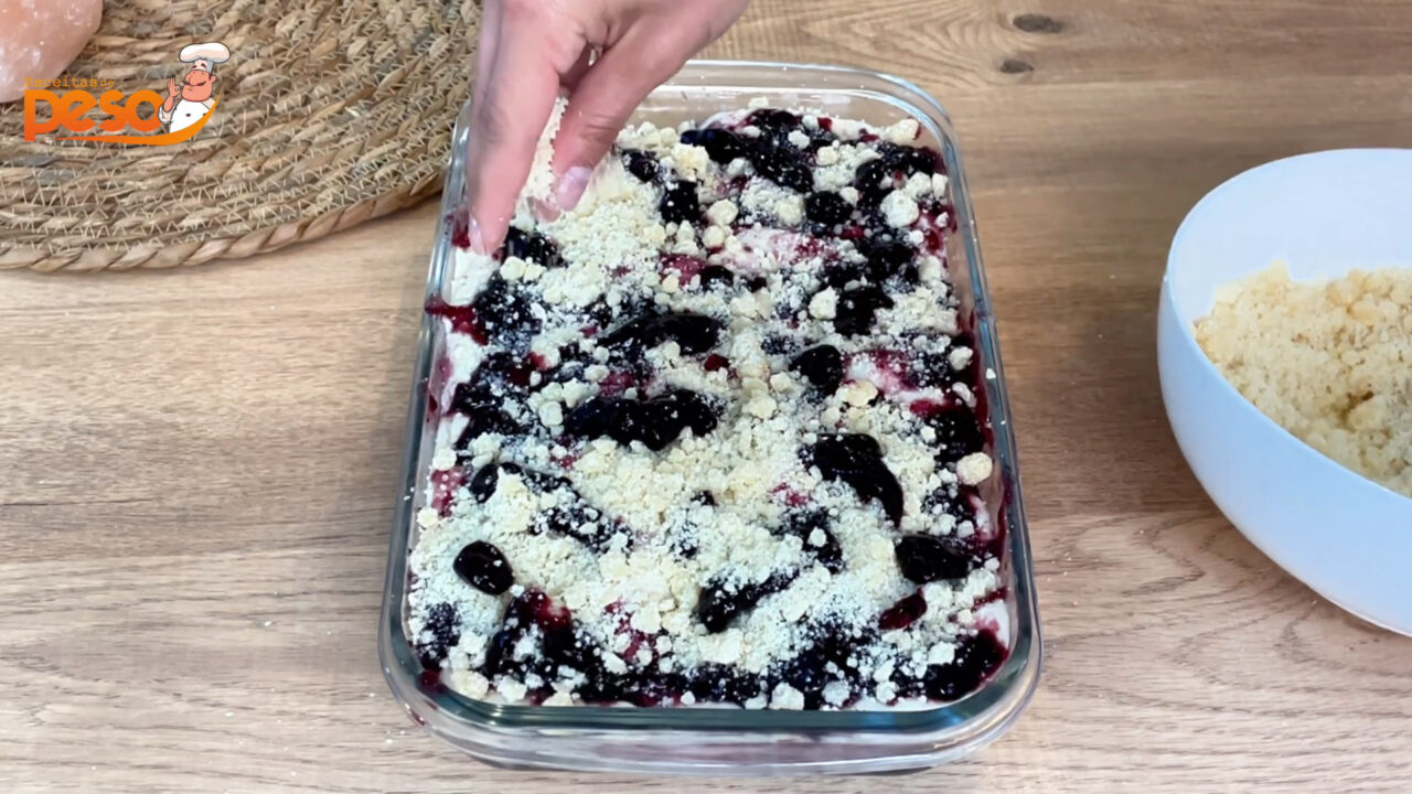 Focaccia Doce com Crumble e Geleia de Mirtilo Receita que Adoç