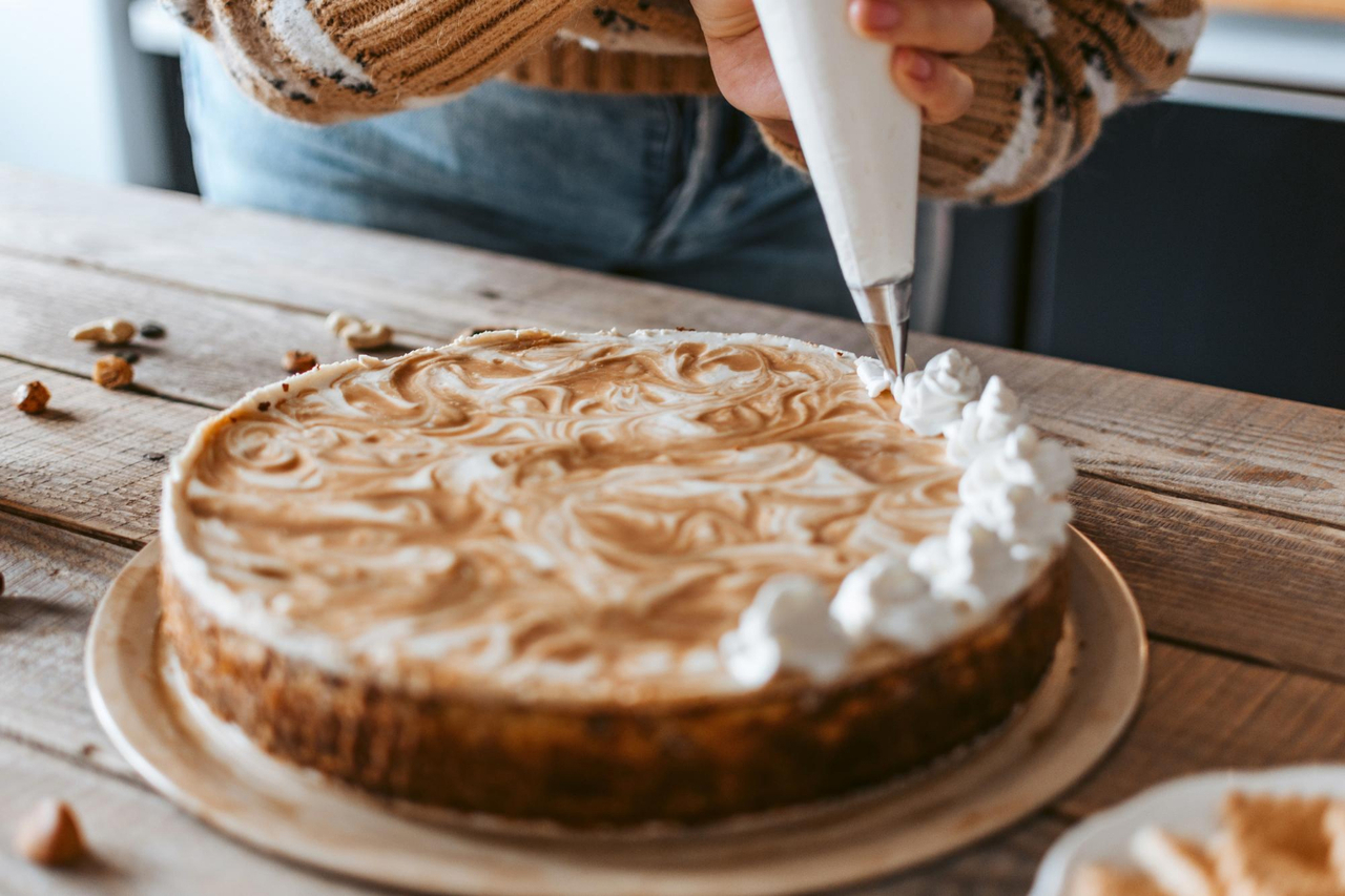 Torta Holandesa Cremosa com Base Crocante e Cobertura de Chocolate Igual à das Confeitarias
