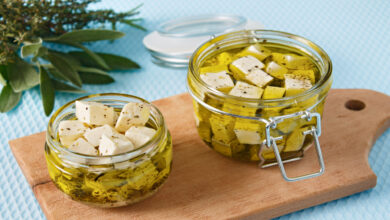 Queijo Feta Marinado_133_Freepik