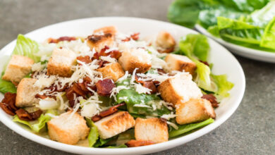 Salada Caesar_8912642_Freepik